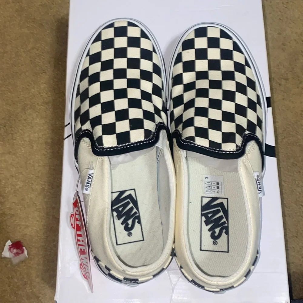 Vans - Picture 1 of 5